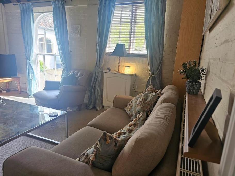 English Farmhouse Cottage جيلدفورد المظهر الخارجي الصورة