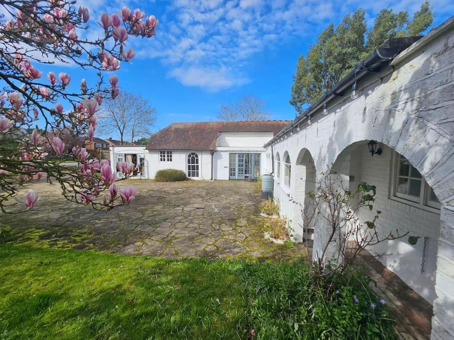 English Farmhouse Cottage جيلدفورد المظهر الخارجي الصورة