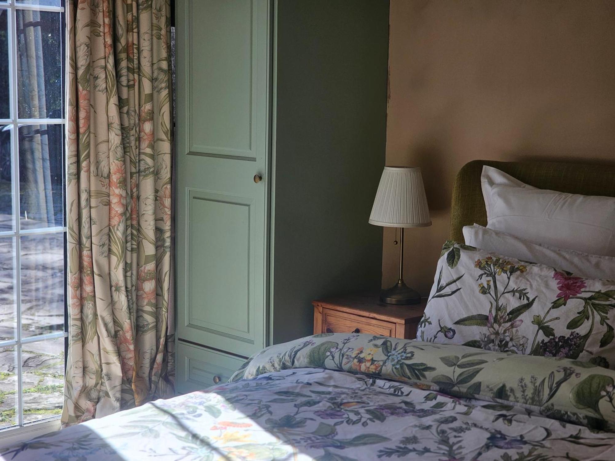 English Farmhouse Cottage جيلدفورد المظهر الخارجي الصورة