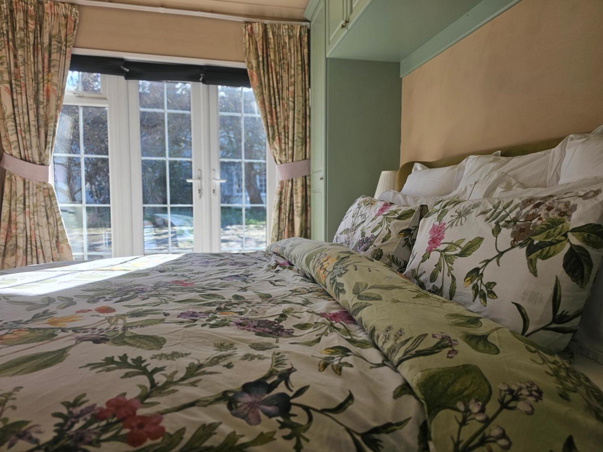 English Farmhouse Cottage جيلدفورد المظهر الخارجي الصورة